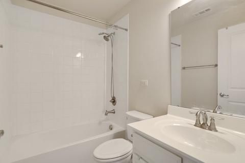 65 Nicholas Dr E, Des Plaines, IL 60016 photo 14