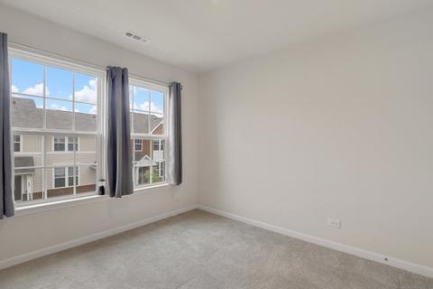 65 Nicholas Dr E, Des Plaines, IL 60016 photo 20