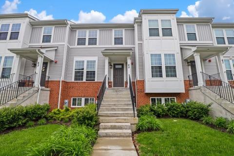 65 Nicholas Dr E, Des Plaines, IL 60016 photo 1