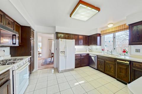 2355 Mohawk Ln, Glenview, IL 60026 photo 4