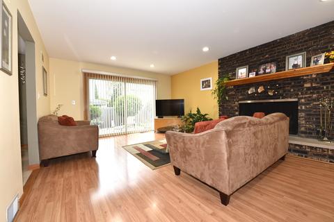 402 Janice Ct, Wheeling, IL 60090 photo 17