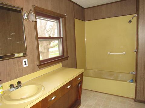213 E South St, Dwight, IL 60420 photo 16