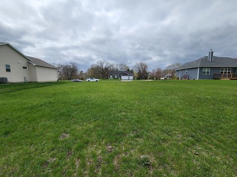 1612 Hillside Ln, Mchenry, IL 60050 photo 2