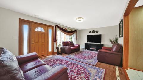 2811 S Scott St, Des Plaines, IL 60018 photo 9