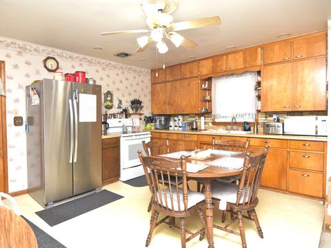 107 S Jackson St, Gardner, IL 60424 photo 5