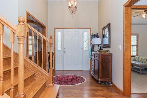 4 Brookline Ct, Bloomington, IL 61705 photo 2