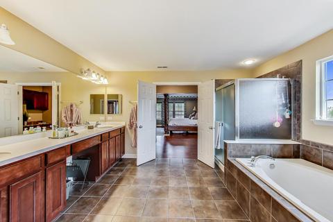 2221 Edgartown Ln, Hoffman Estates, IL 60192 photo 29