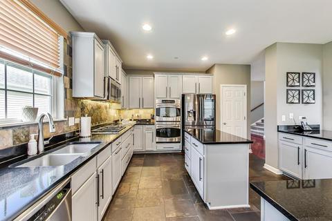 2221 Edgartown Ln, Hoffman Estates, IL 60192 photo 11