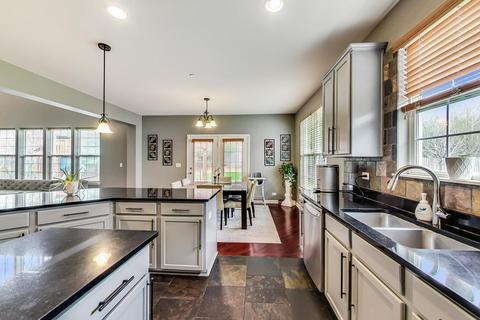 2221 Edgartown Ln, Hoffman Estates, IL 60192 photo 13