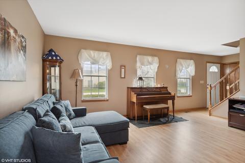899 Fieldside Ln, Aurora, IL 60504 photo 3