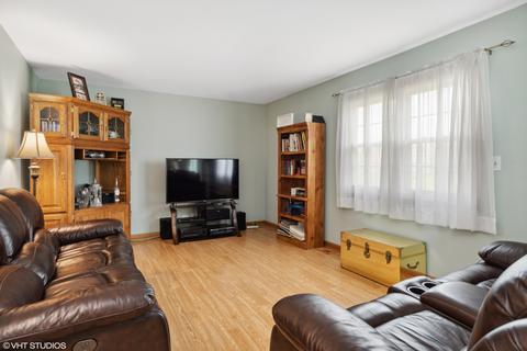 899 Fieldside Ln, Aurora, IL 60504 photo 9
