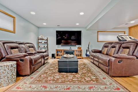 1408 S Wolf Rd, Des Plaines, IL 60018 photo 20