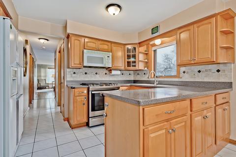 1408 S Wolf Rd, Des Plaines, IL 60018 photo 13