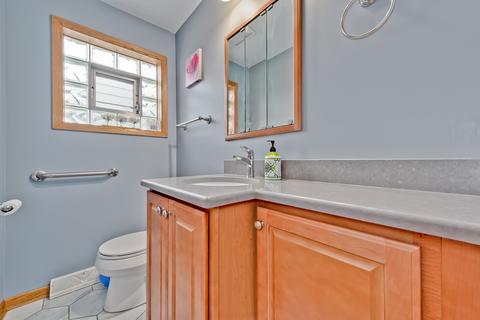 1408 S Wolf Rd, Des Plaines, IL 60018 photo 9