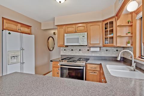 1408 S Wolf Rd, Des Plaines, IL 60018 photo 14