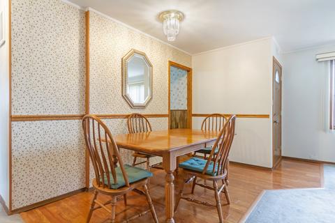 781 N Dennis Rd, Wheeling, IL 60090 photo 4