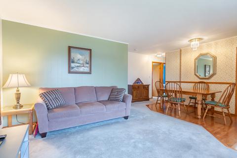 781 N Dennis Rd, Wheeling, IL 60090 photo 3