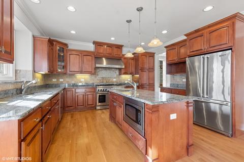 446 W 3rd St, Elmhurst, IL 60126 photo 5