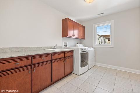 446 W 3rd St, Elmhurst, IL 60126 photo 21
