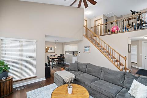 1180 Coldspring Rd, Elgin, IL 60120 photo 2