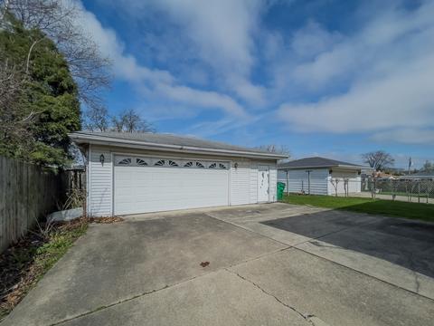 7638 S Octavia Ave, Bridgeview, IL 60455 photo 14