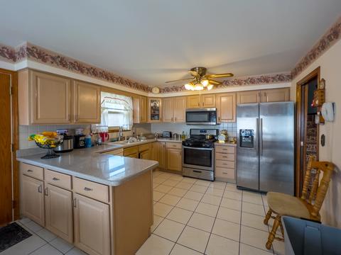 7638 S Octavia Ave, Bridgeview, IL 60455 photo 3