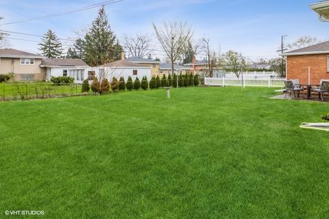 9375 Clancy Dr, Des Plaines, IL 60016 photo 23