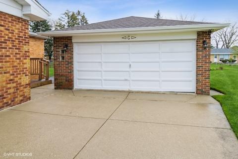 9375 Clancy Dr, Des Plaines, IL 60016 photo 20
