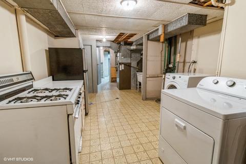 9375 Clancy Dr, Des Plaines, IL 60016 photo 18