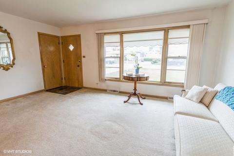 9375 Clancy Dr, Des Plaines, IL 60016 photo 3