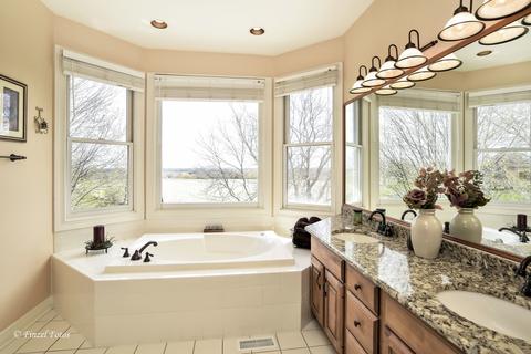 6507 Burning Tree Cir, Mchenry, IL 60050 photo 13
