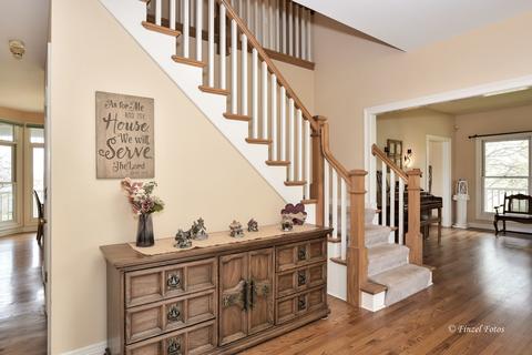 6507 Burning Tree Cir, Mchenry, IL 60050 photo 2