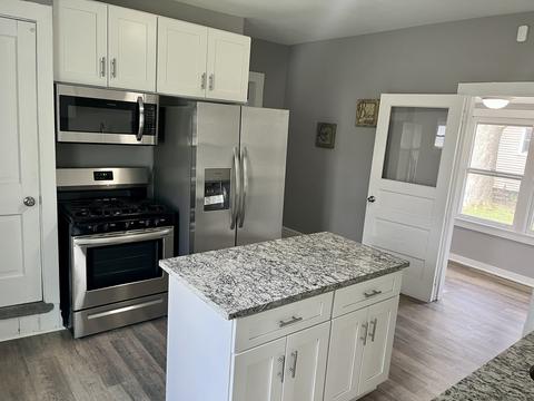 409 E North St, Peotone, IL 60468 photo 5