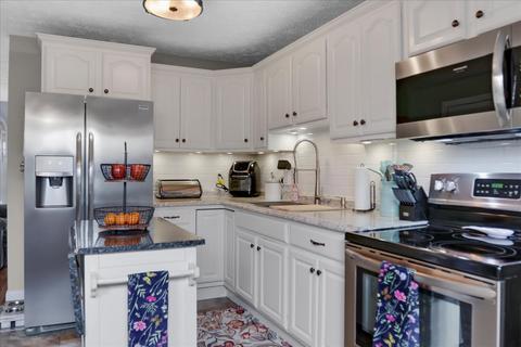 11 Ivey Ct, Bloomington, IL 61701 photo 7