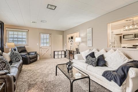 39 Circle Dr E, Montgomery, IL 60538 photo 5