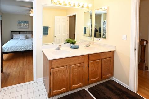 1370 E Thacker St, Schaumburg, IL 60173 photo 20
