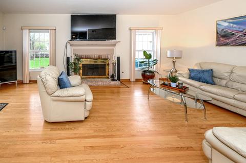 1370 E Thacker St, Schaumburg, IL 60173 photo 11