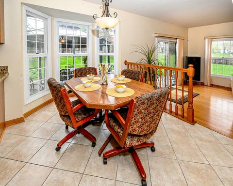 1370 E Thacker St, Schaumburg, IL 60173 photo 9