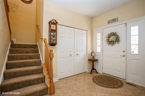 138 Fieldcrest Dr, Bartlett, IL 60103 photo 3