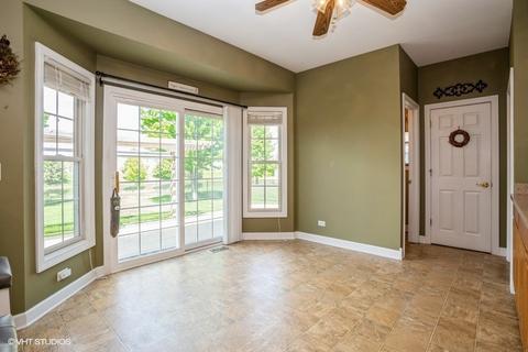 138 Fieldcrest Dr, Bartlett, IL 60103 photo 9