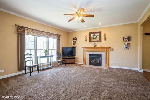 138 Fieldcrest Dr, Bartlett, IL 60103 photo 4