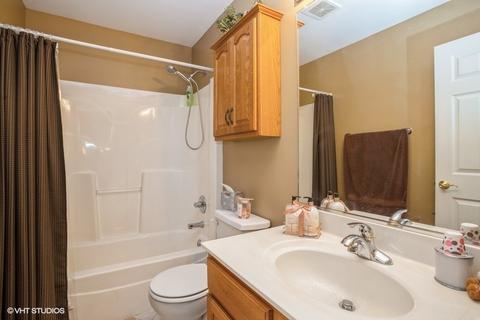 138 Fieldcrest Dr, Bartlett, IL 60103 photo 18