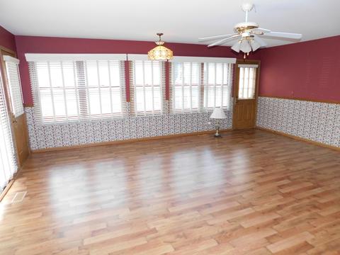 805 Waverly Dr, Elgin, IL 60120 photo 11