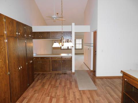 805 Waverly Dr, Elgin, IL 60120 photo 8