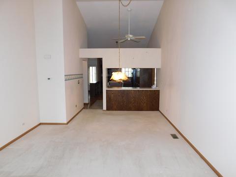 805 Waverly Dr, Elgin, IL 60120 photo 9