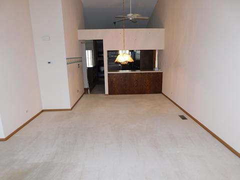 805 Waverly Dr, Elgin, IL 60120 photo 5