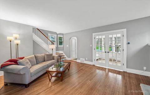 407 E Indiana St, Wheaton, IL 60187 photo 3
