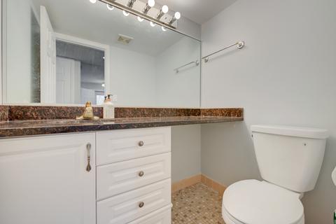 2008 E Pin Oak Dr, Mount Prospect, IL 60056 photo 33