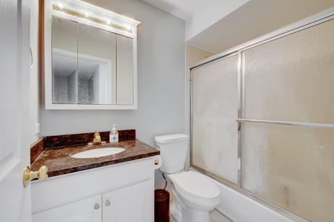 2008 E Pin Oak Dr, Mount Prospect, IL 60056 photo 32