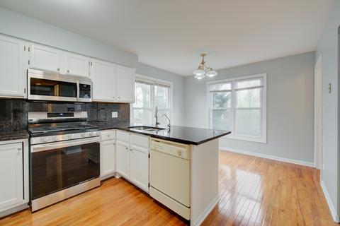 2008 E Pin Oak Dr, Mount Prospect, IL 60056 photo 12